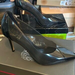 Vince Camuto black pump